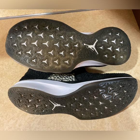 Jordan:Men’s Jordans trainers fly knit black cheetah print metallic gold sneaker - Picture 9 of 9